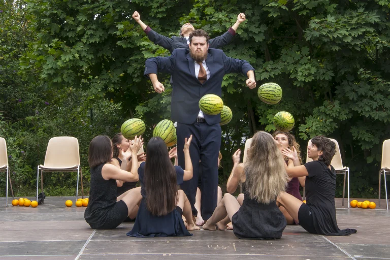 didier-vaneesbeck-reportage-arts-rue-gandini-juggling-petite-reine-2024-bruxelles-0406
